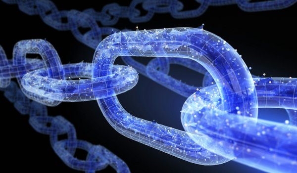 How can UK tech startups use blockchain to streamline supply chain management?